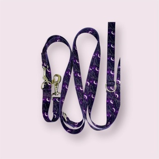 Smycz przepinana ,,Wilk pod księżycem'' szer.taśmy 2cm