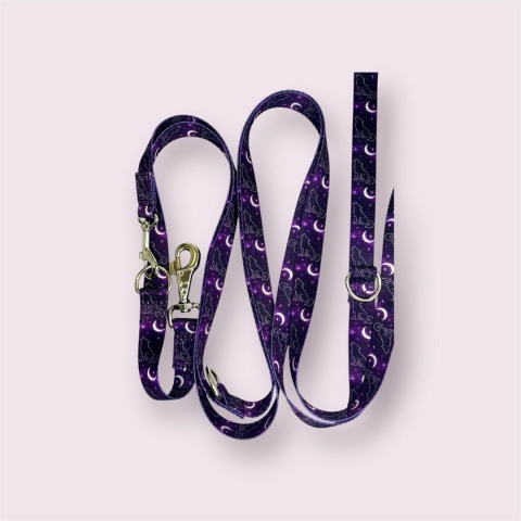 Smycz przepinana ,,Wilk pod księżycem'' szer.taśmy 2cm